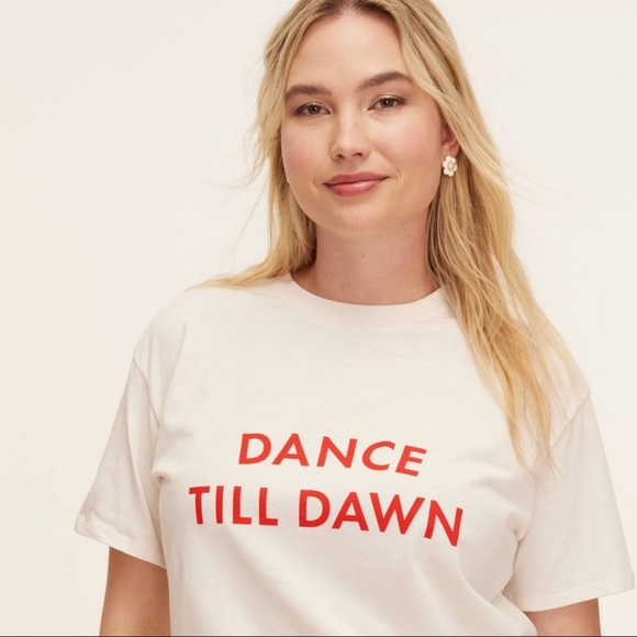 kate spade Tops - Kate Spade x Target cream white  T-Shirt with Red 'Dance Till Dawn' Print